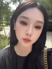 中原大胸妹