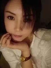 于洪金辉湖畔里熟女