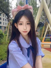 三点粉嫩清纯大学生